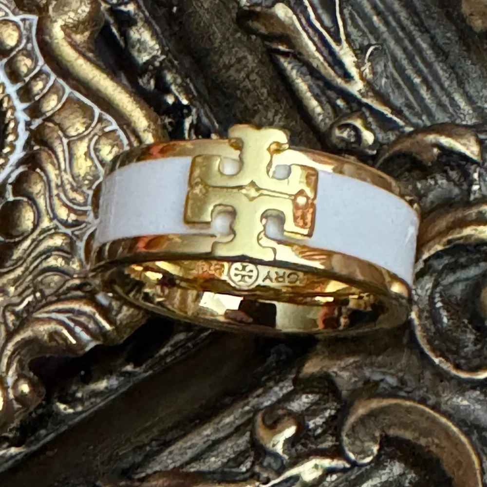 Tory Burch bring rich
